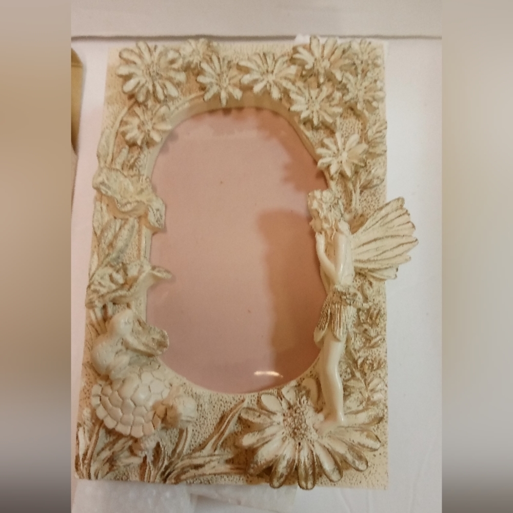 3D Floral Angel Resin Picture Frame Beige 5x7 Vintage Collectible NIB